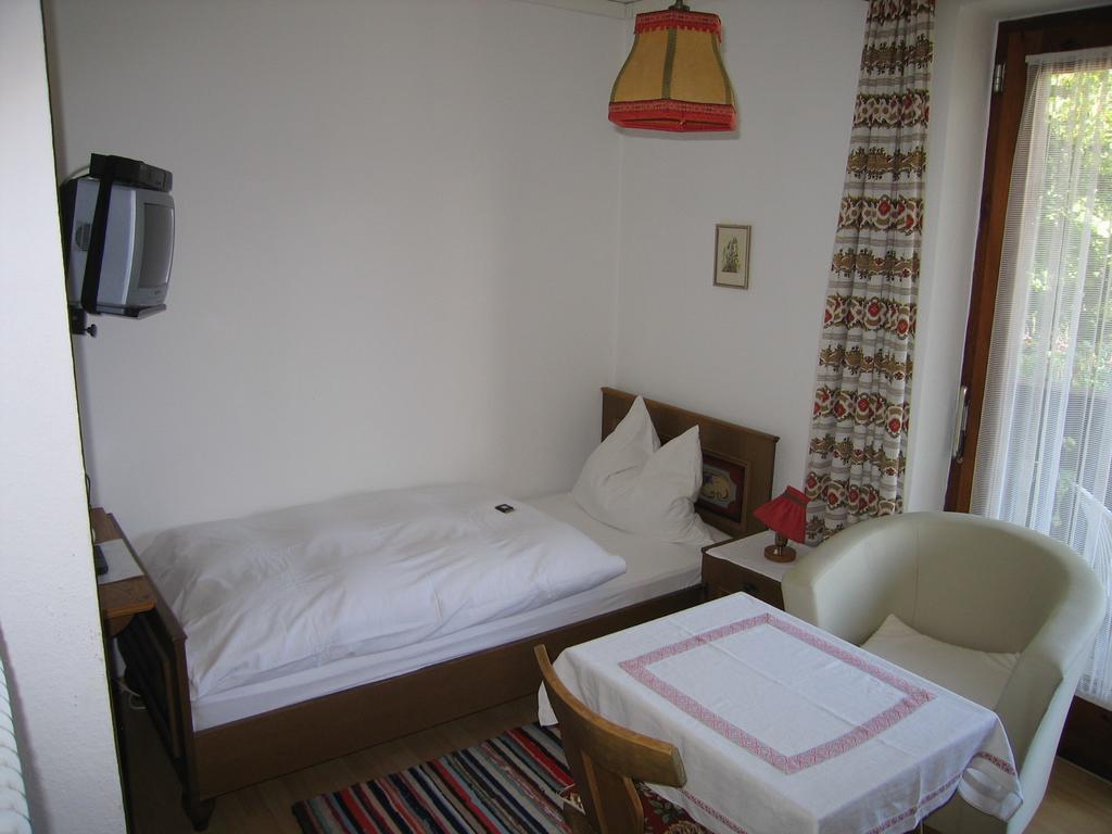Gaestehaus Sonnenwinkel - Villa Roesler Saint Wolfgang Стая снимка